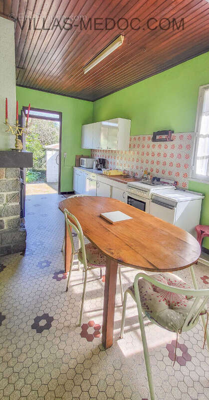 Maison à VENDAYS-MONTALIVET