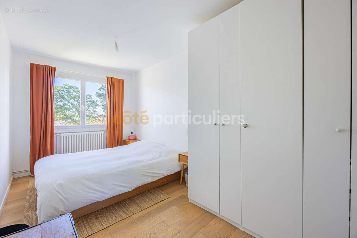 Saint-sebastien-sur-loire -- appartement renové t3 -- 70 m2 -- deux chambres -- balcon -- cave -- stationnement - photo 5