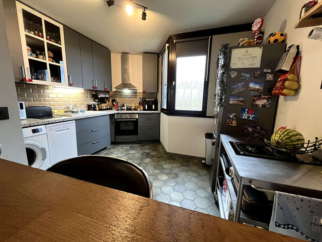 Appartement à MONTIGNY-LE-BRETONNEUX