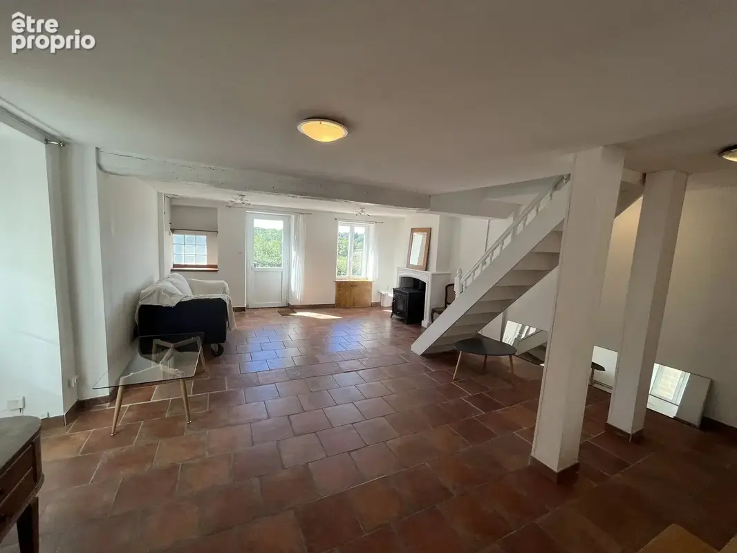 Ensemble immobilier à ETAGNAC - photo 6