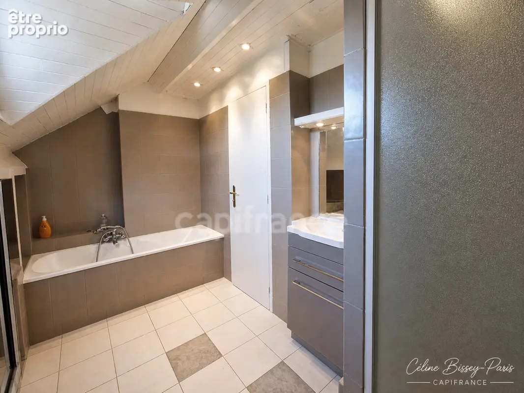Maison à vendre 7 pièces 161 M2 PONT SUR YONNE (89), Terrain 1974 M2, 4 Chambres, Piscine avec abri 10 M X 5 m - photo 13