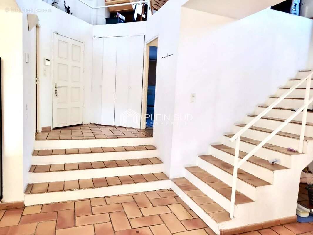 Maison à ROQUEFORT-LES-PINS