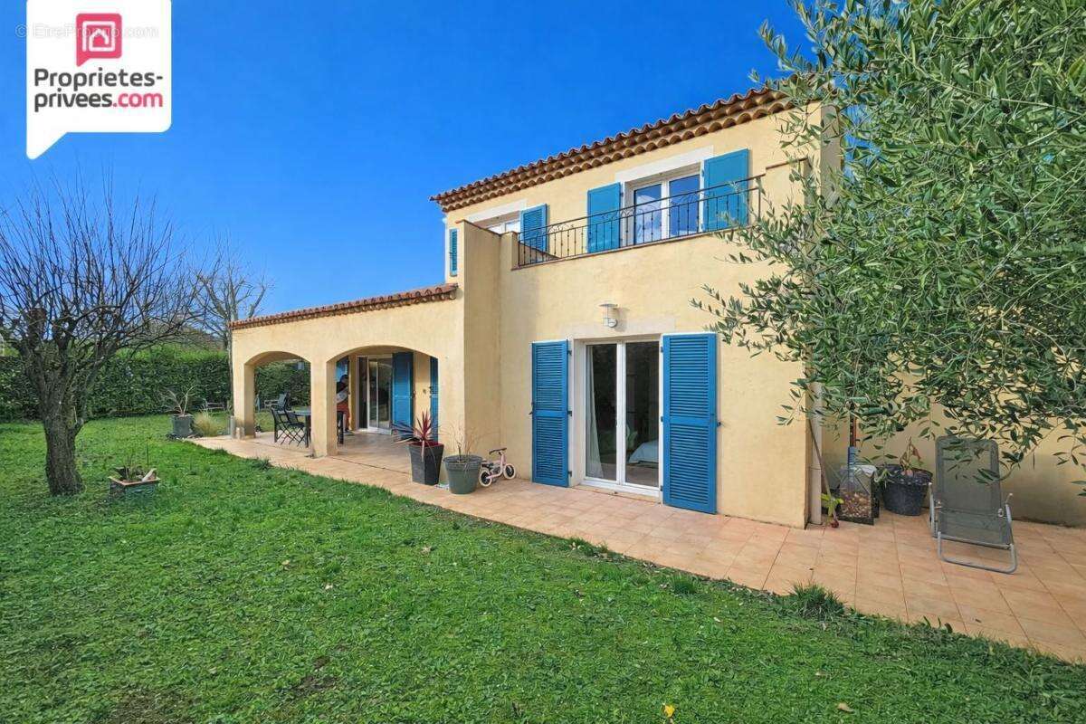Maison à SAINT-CEZAIRE-SUR-SIAGNE