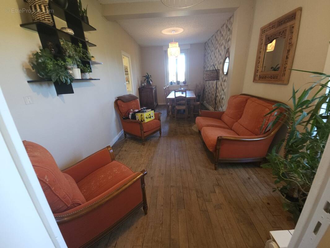 Maison à NEUVIC-ENTIER