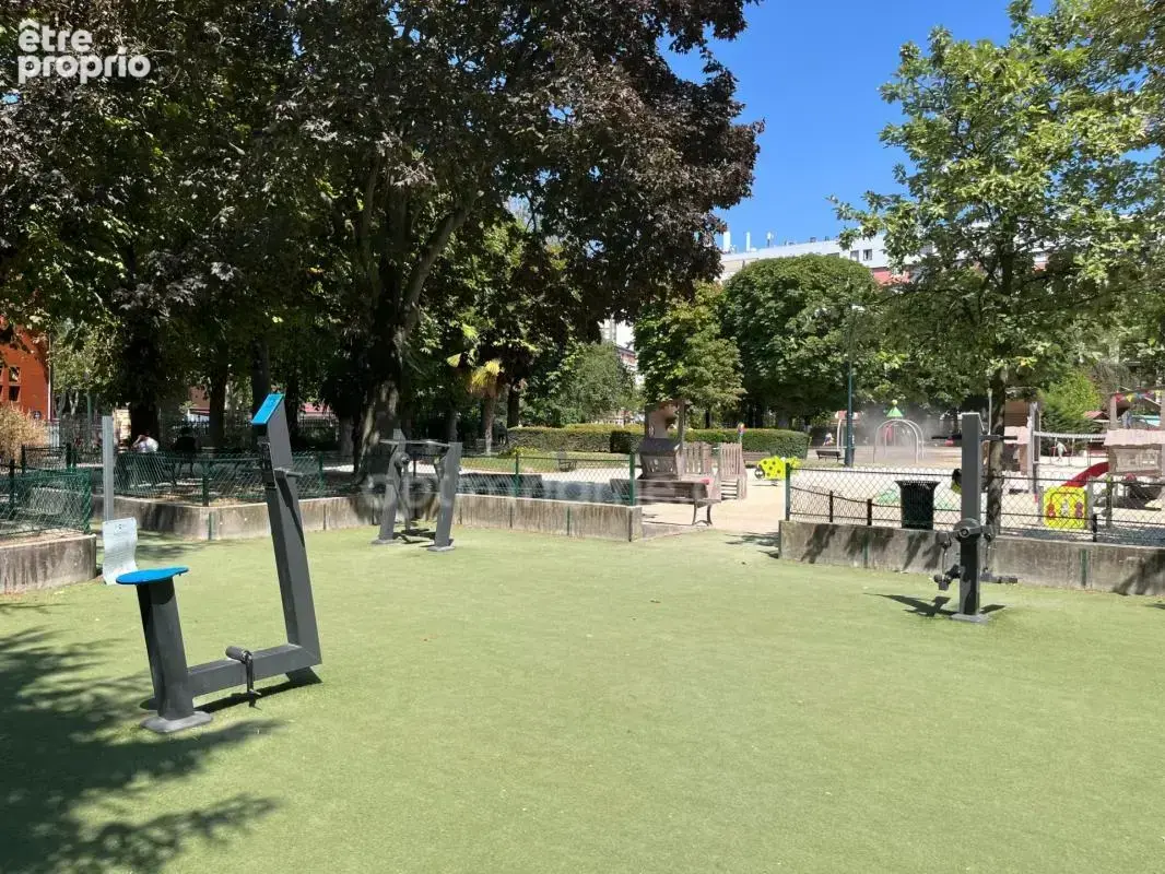 CLICHY (HAUTS DE SEINE, 92) – 2 pièces F2/T2 – excellent état – 40,10 m² - Proche transports, centre-ville, commodités et parc R - photo 16