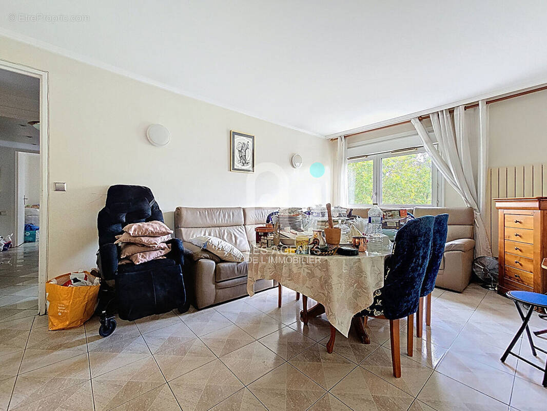 Appartement à VILLENEUVE-LA-GARENNE