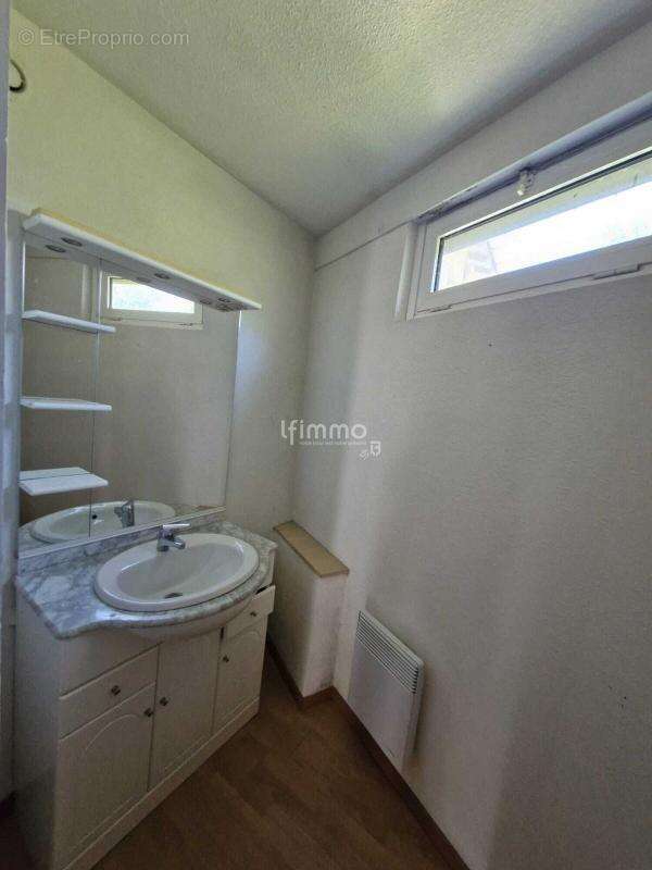 Maison à VILLENEUVE-LA-COMPTAL