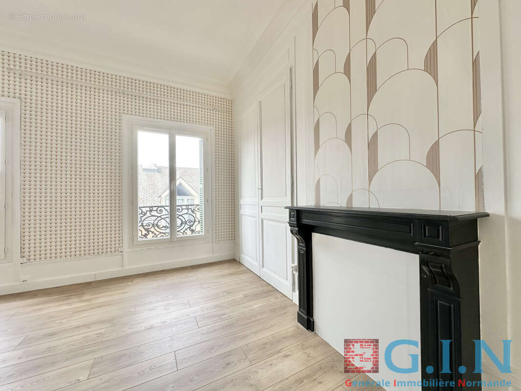 Appartement t5 prox préfecture / place du vieux marche - photo 8