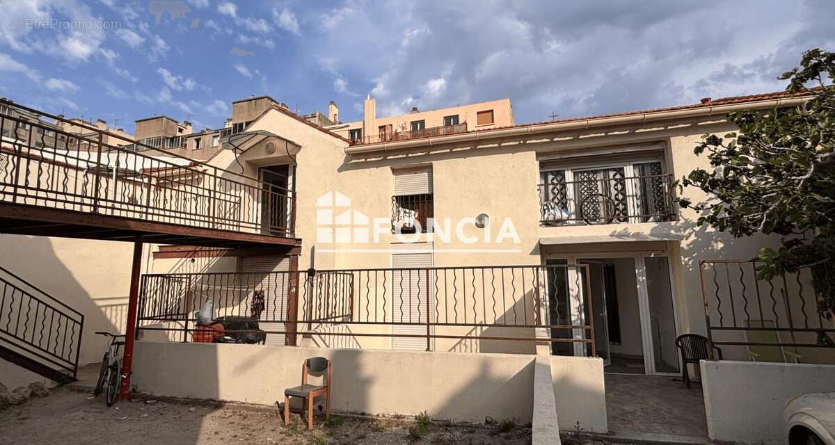 Appartement à MARSEILLE-3E