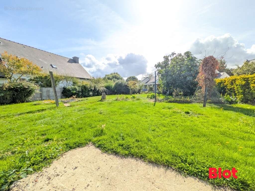 Terrain à THORIGNE-FOUILLARD