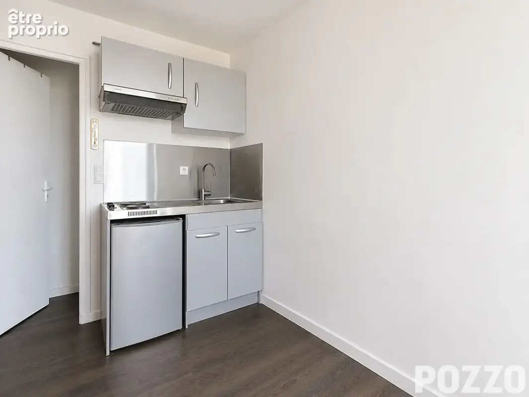A VENDRE - Studio Vue mer à GRANVILLE (50400) - Idéal investissement locatif. - photo 3