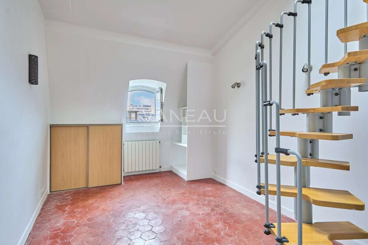 Appartement à PARIS-9E