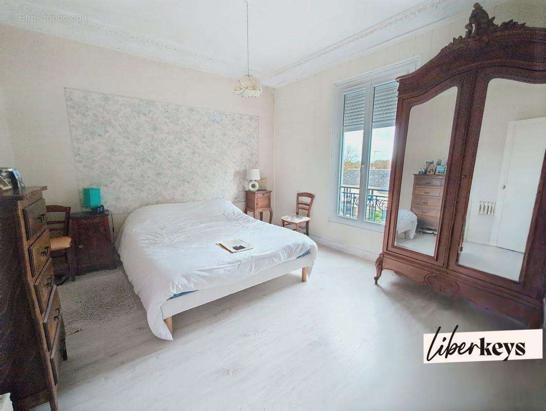 Maison à SAINT-CLEMENT-DES-LEVEES