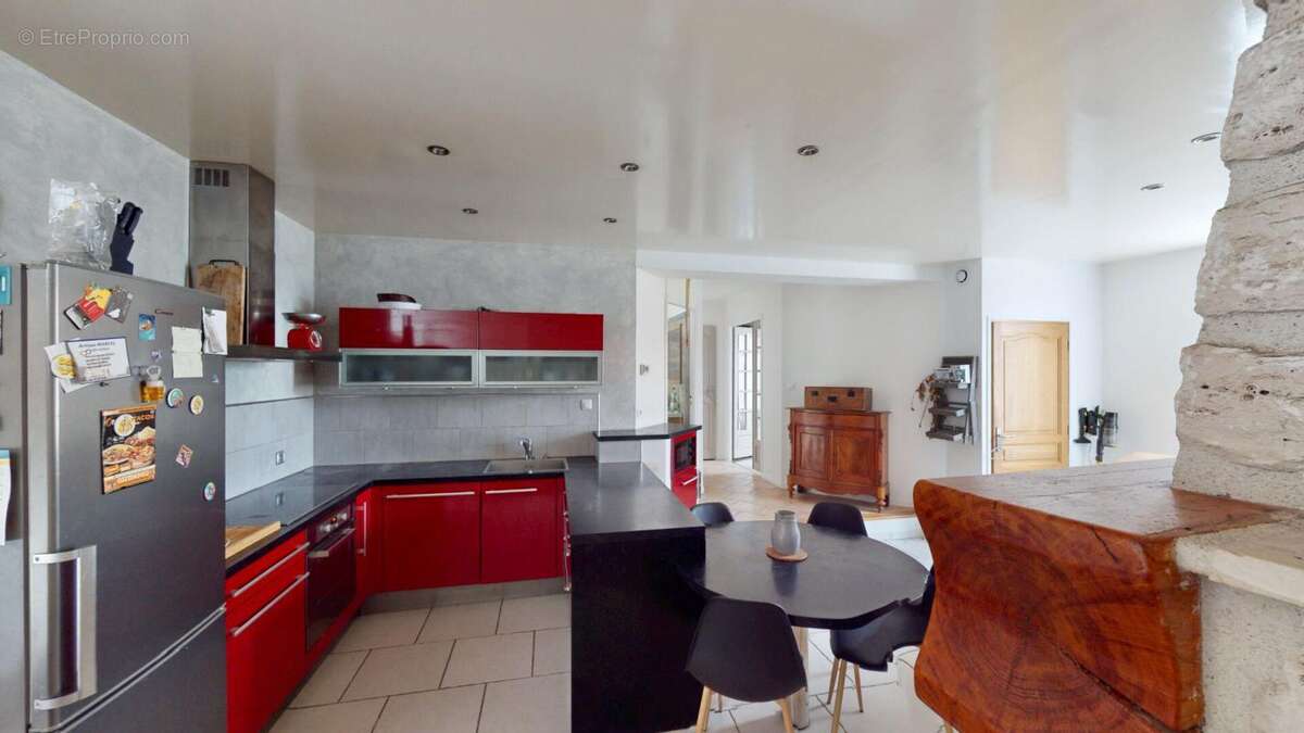 Bâtisse atypique 190 m2 prix 280 000 - photo 3