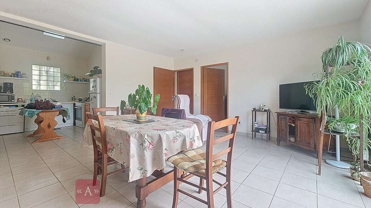 Appartement à SAINT-SULPICE