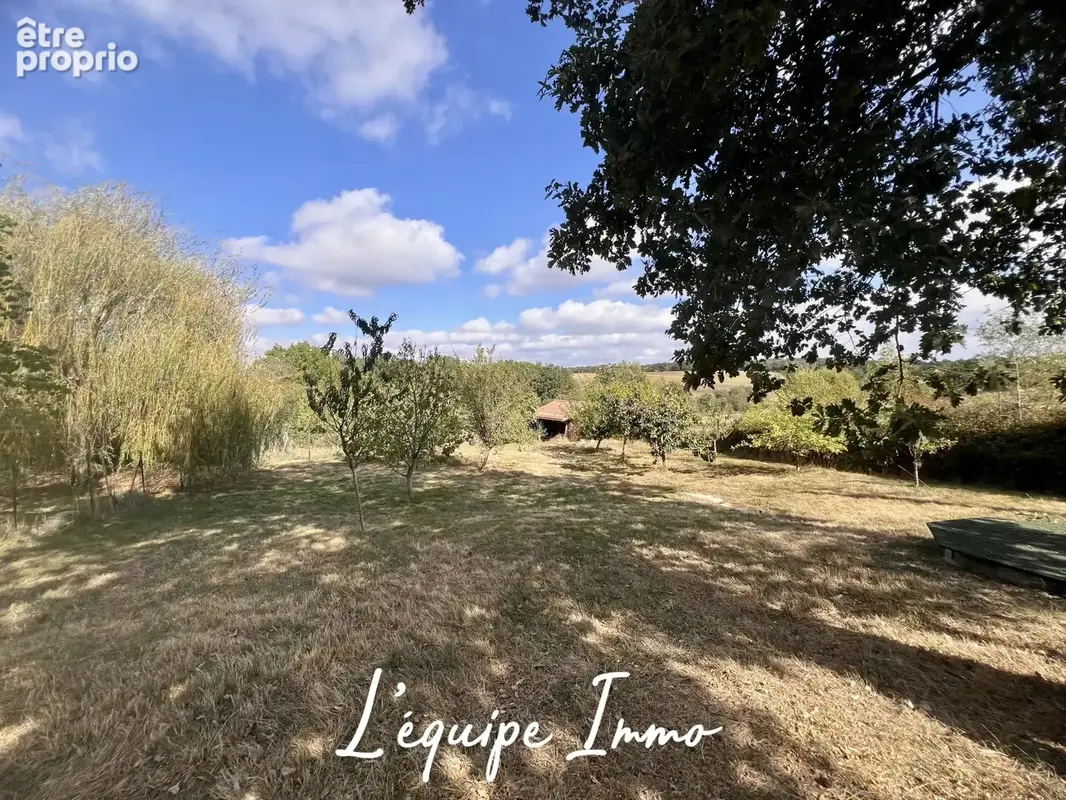 Maison familiale avec sous-sol total, piscine et terrain de 4000m2. - photo 22