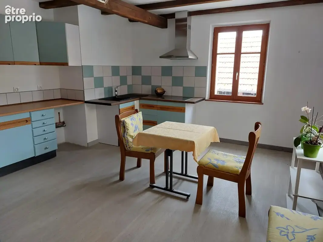 Weiler, ensemble immobilier niché dans un cadre verdoyant, à proximité de la forêt. - photo 8