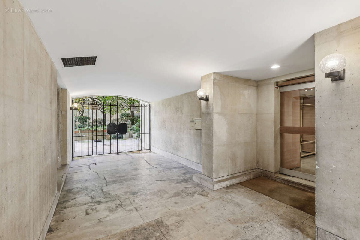 Appartement à PARIS-3E