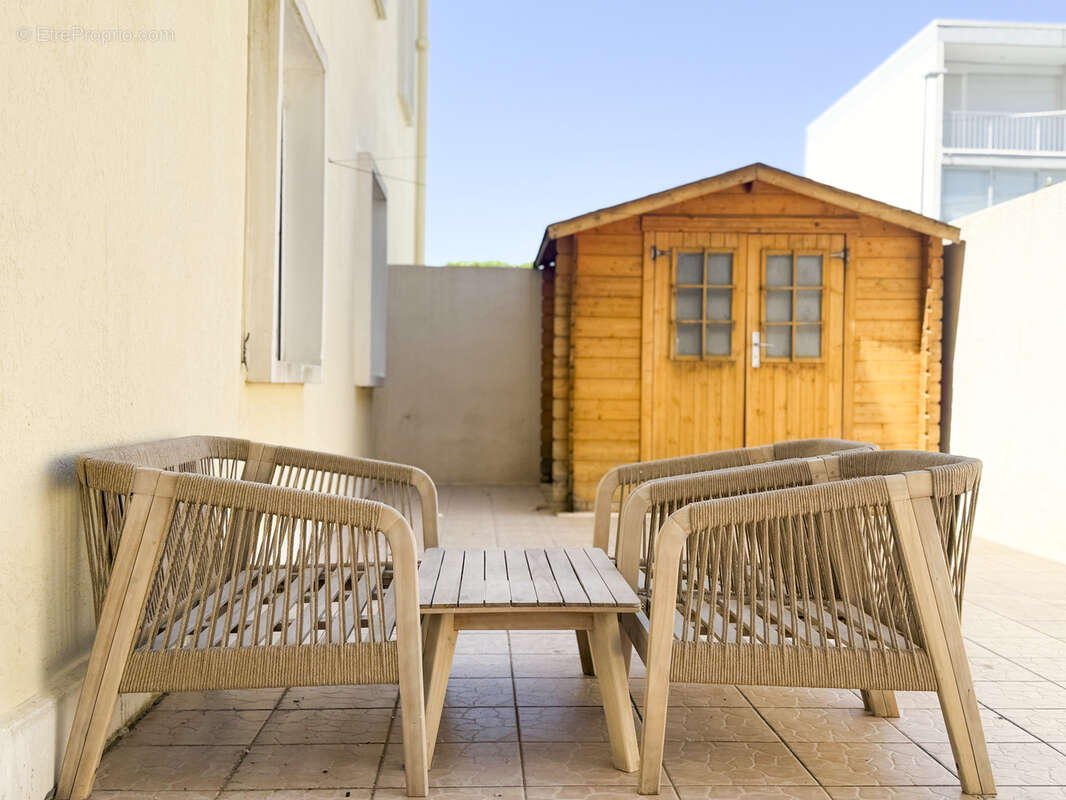 F3 cabine avec terrasse de 80m2 et 3 places de parkings privatives - photo 9