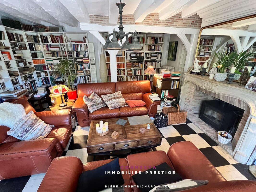 Maison à AZAY-SUR-CHER