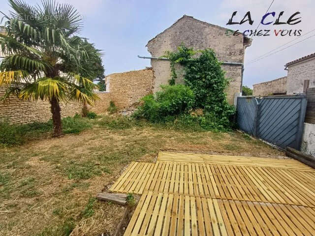 Maison à COULONGES-SUR-L&#039;AUTIZE