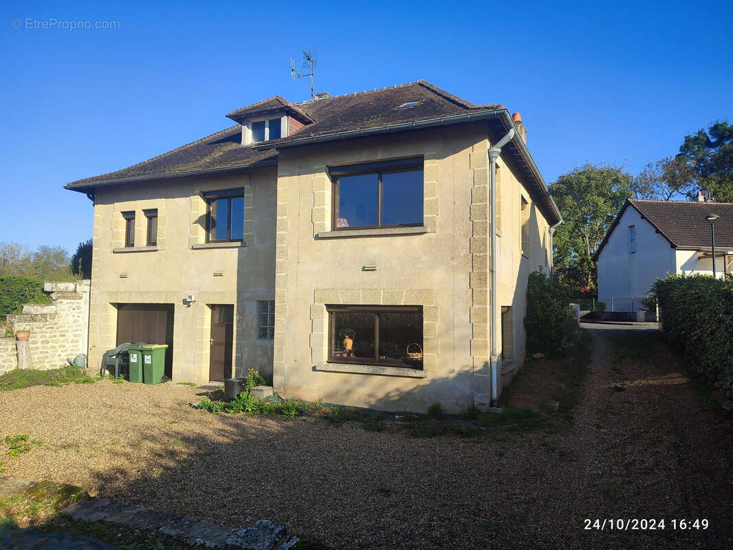Maison à LA CHARTRE-SUR-LE-LOIR
