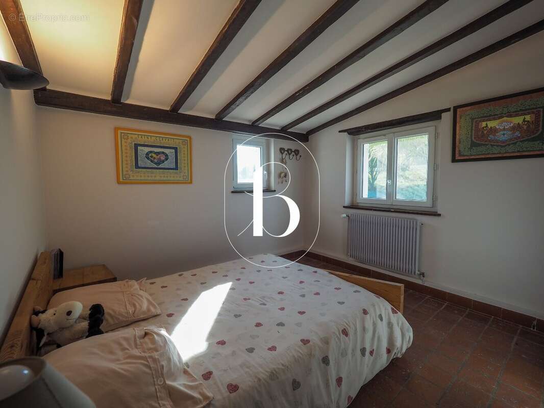 Maison à SAINT-VICTOR-LA-COSTE