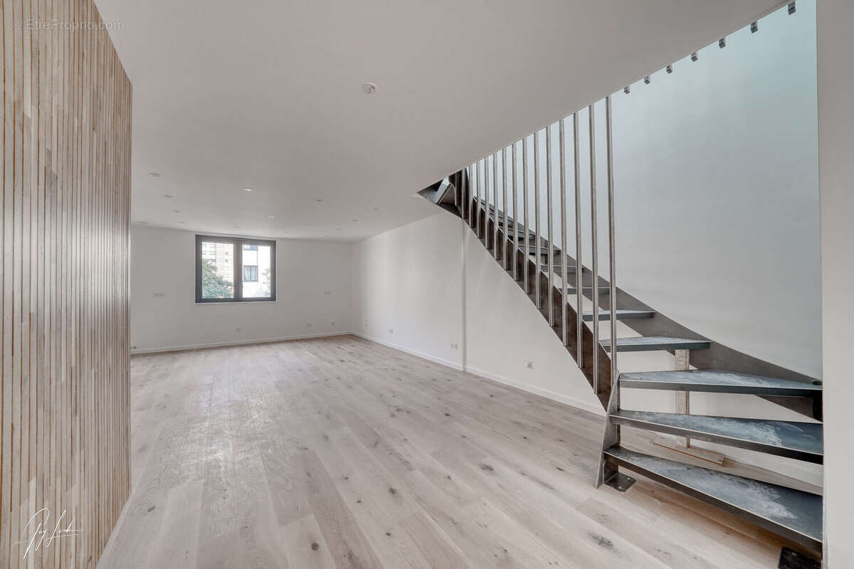 Photo 8 - Appartement à SURESNES