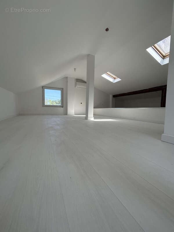 OSTWALD (67540) - Maison 3 pièces de 79m2 habitables et de 95m2 au sol sur un terrain de 1are57. - photo 6