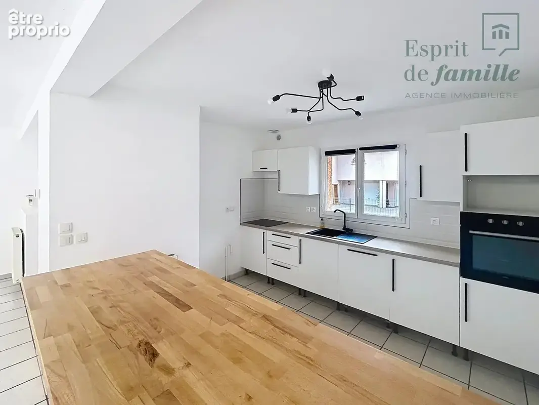 Meyzieu, agréable maison familiale, 4 chambres, jardin, garage - photo 4