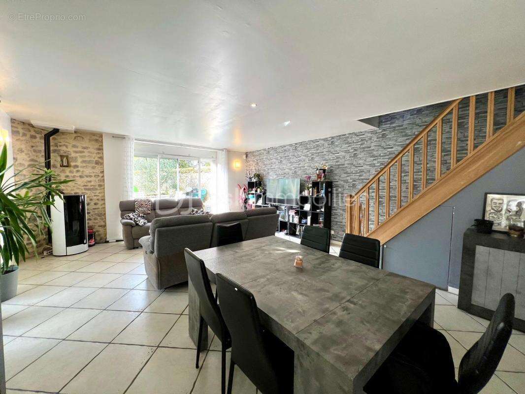 Maison à ANGERVILLE