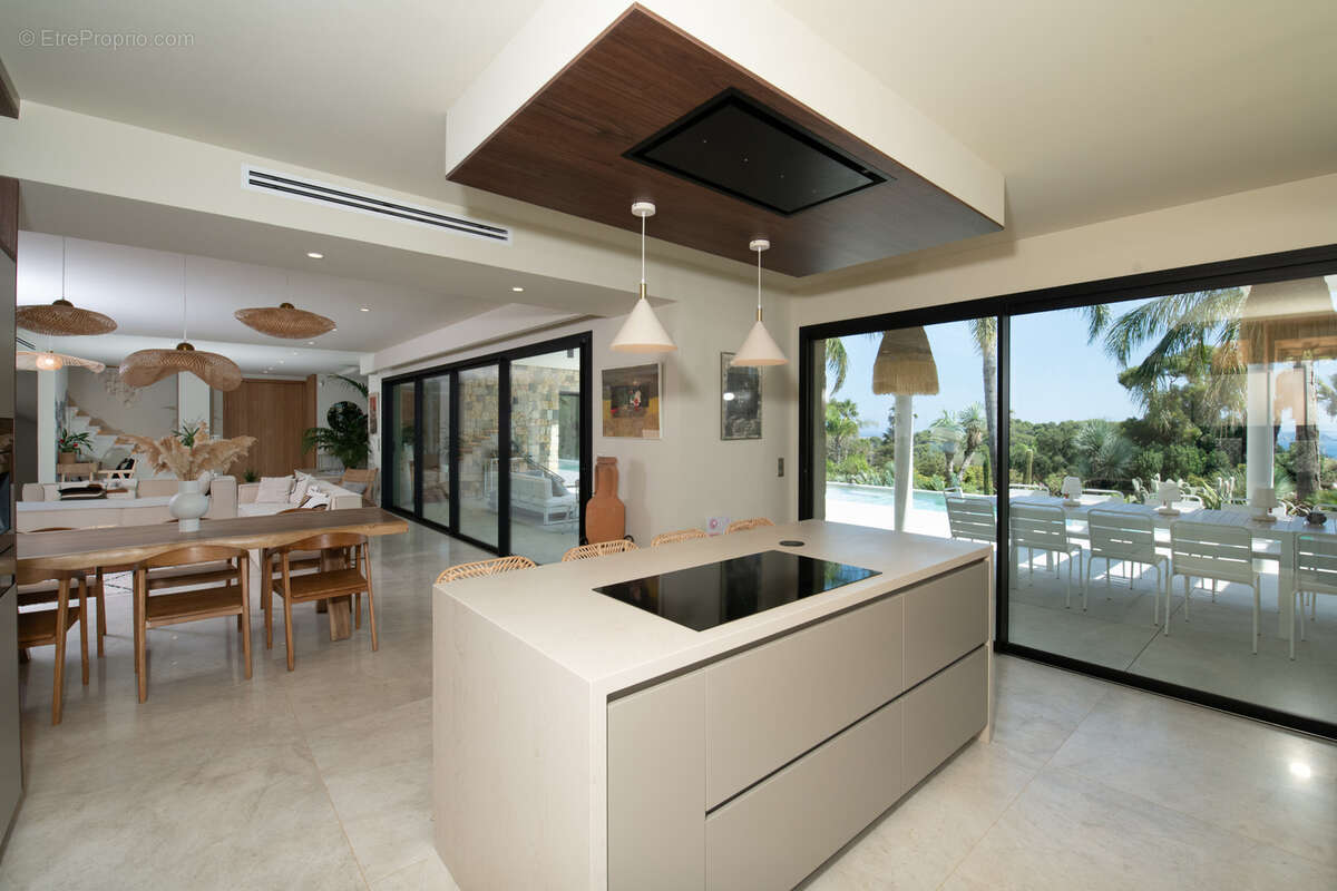 Maison à CARQUEIRANNE