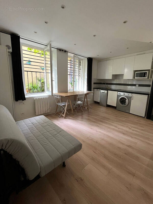 Appartement à PARIS-20E