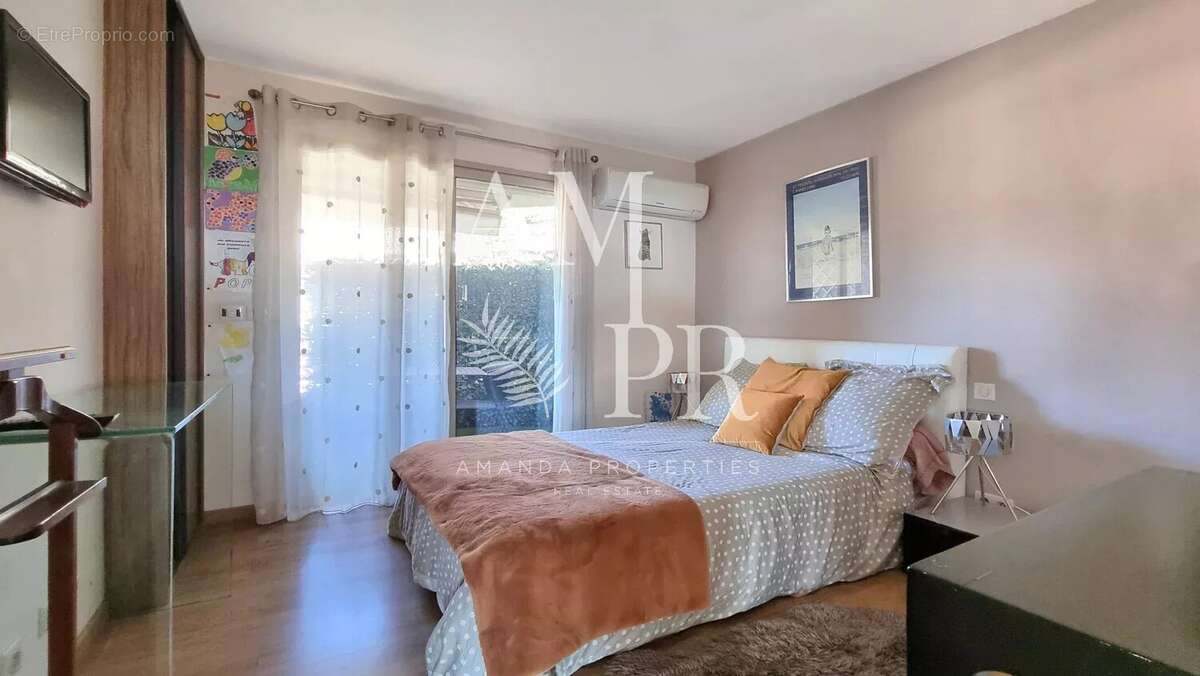 Appartement à LE CANNET