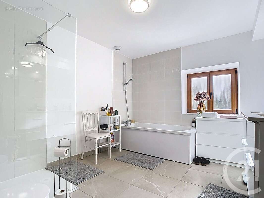 Maison à LA CHAPELLE-GAUTHIER