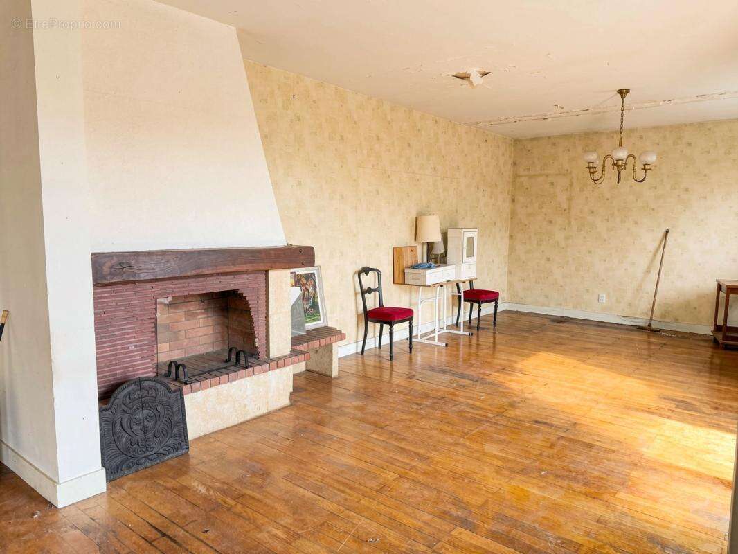 MONTREUIL (93) - Maison 5p - 93m² - photo 2