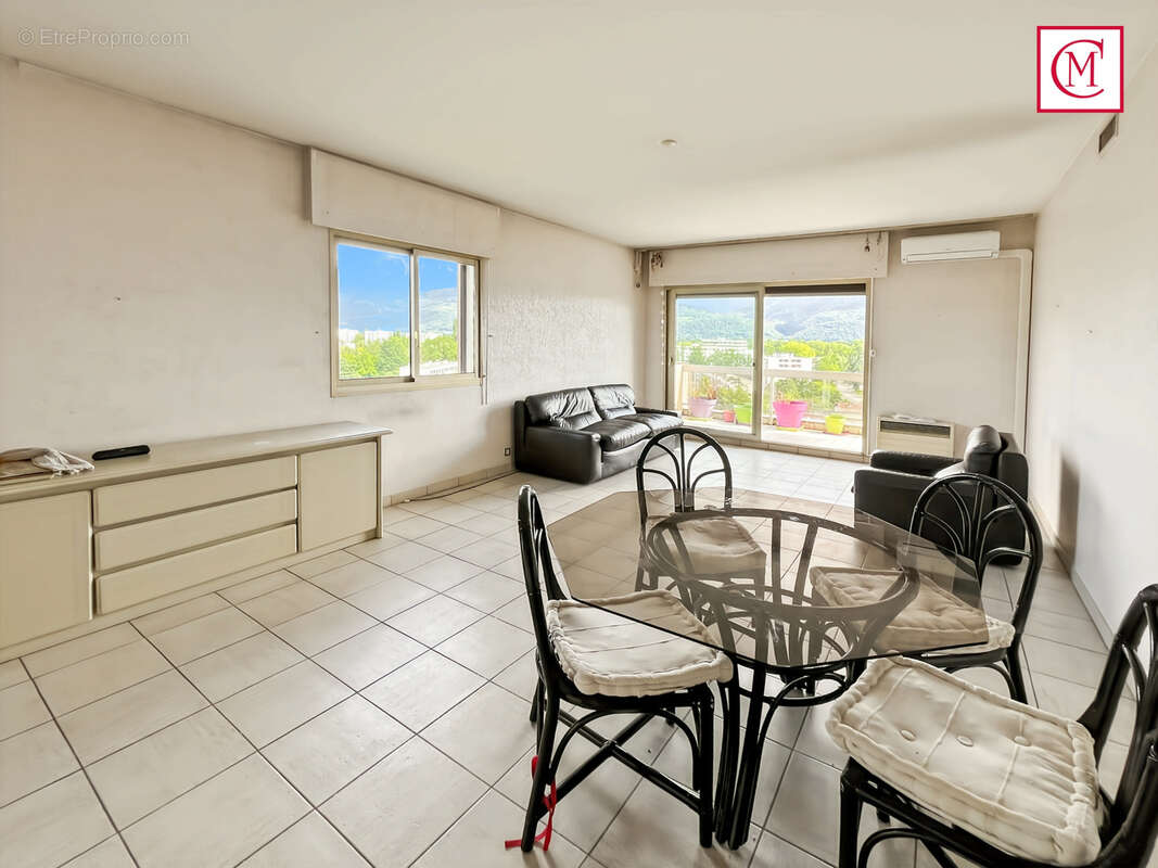 Appartement à MEYLAN