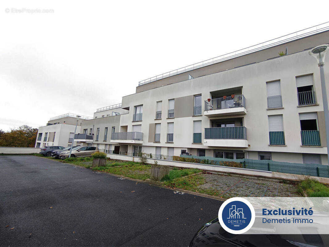 Parking à LONGPONT-SUR-ORGE