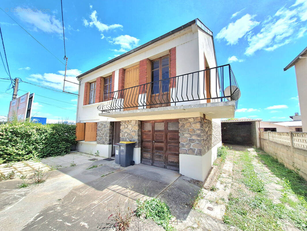Maison à MONTLUCON