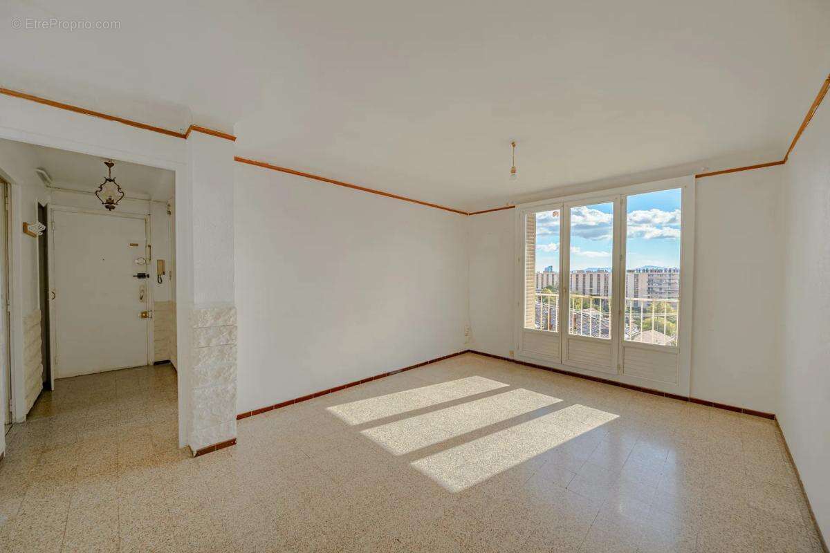 Appartement à MARSEILLE-15E