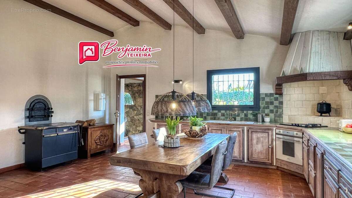 Maison à ROQUEBRUNE-SUR-ARGENS