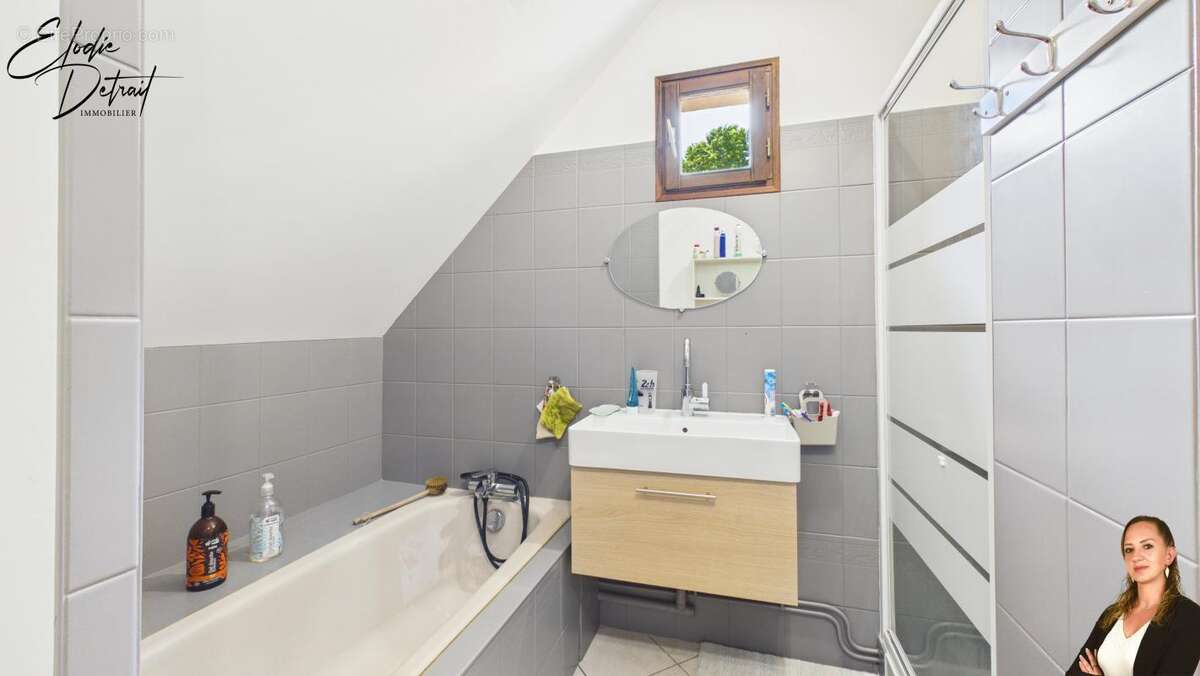 Maison 200 m² à La Bazoge  - photo 15
