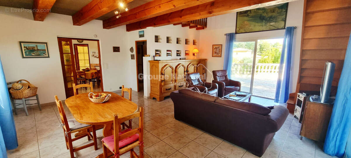 Villa de 238m² avec vue et  2 logements indépendants - photo 5