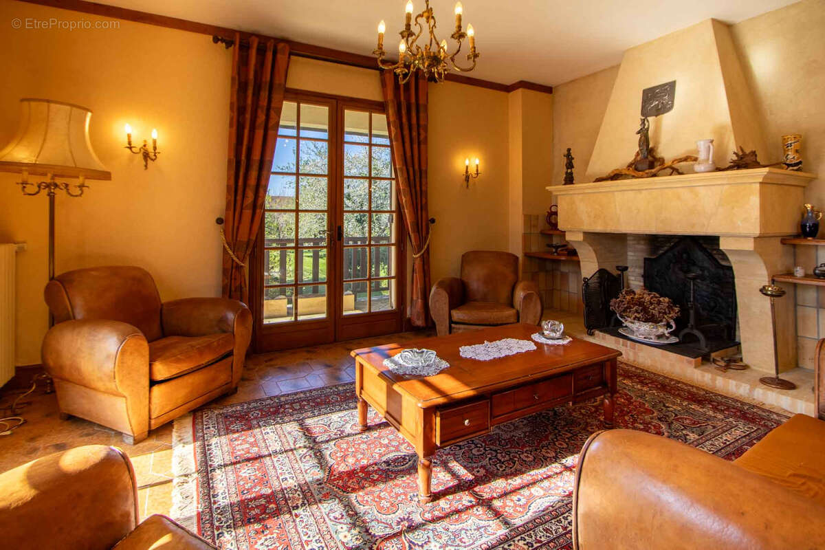 Maison à SAINT-JULIEN-DE-LAMPON