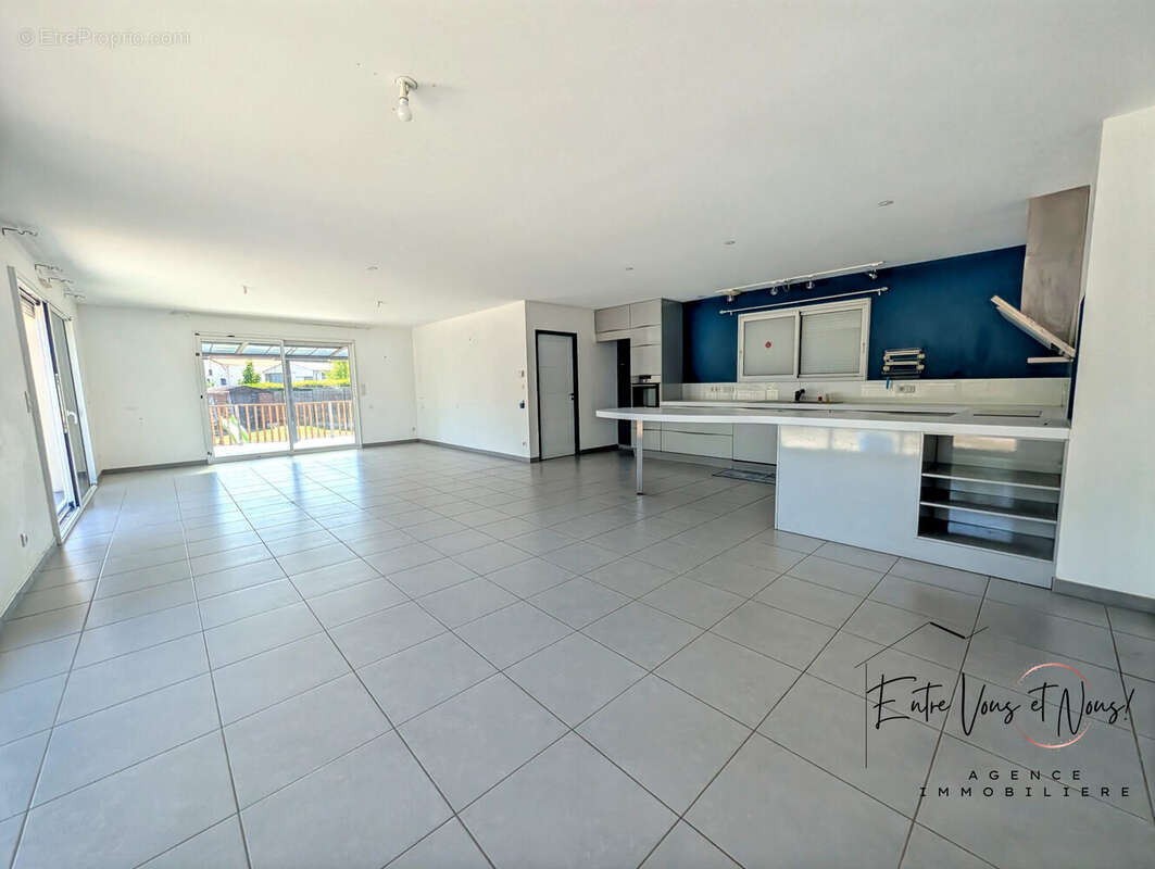 Maison 143 m² à Langon  - photo 4
