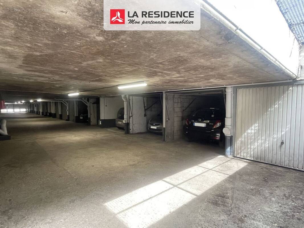 Parking à SAINT-CLOUD