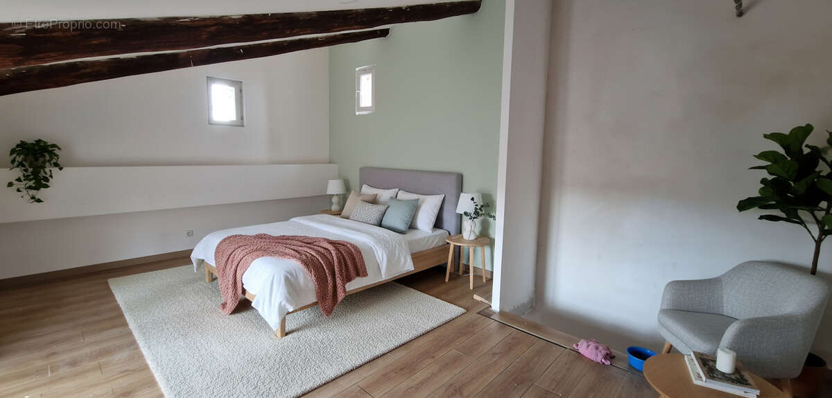 Maison à COURTHEZON