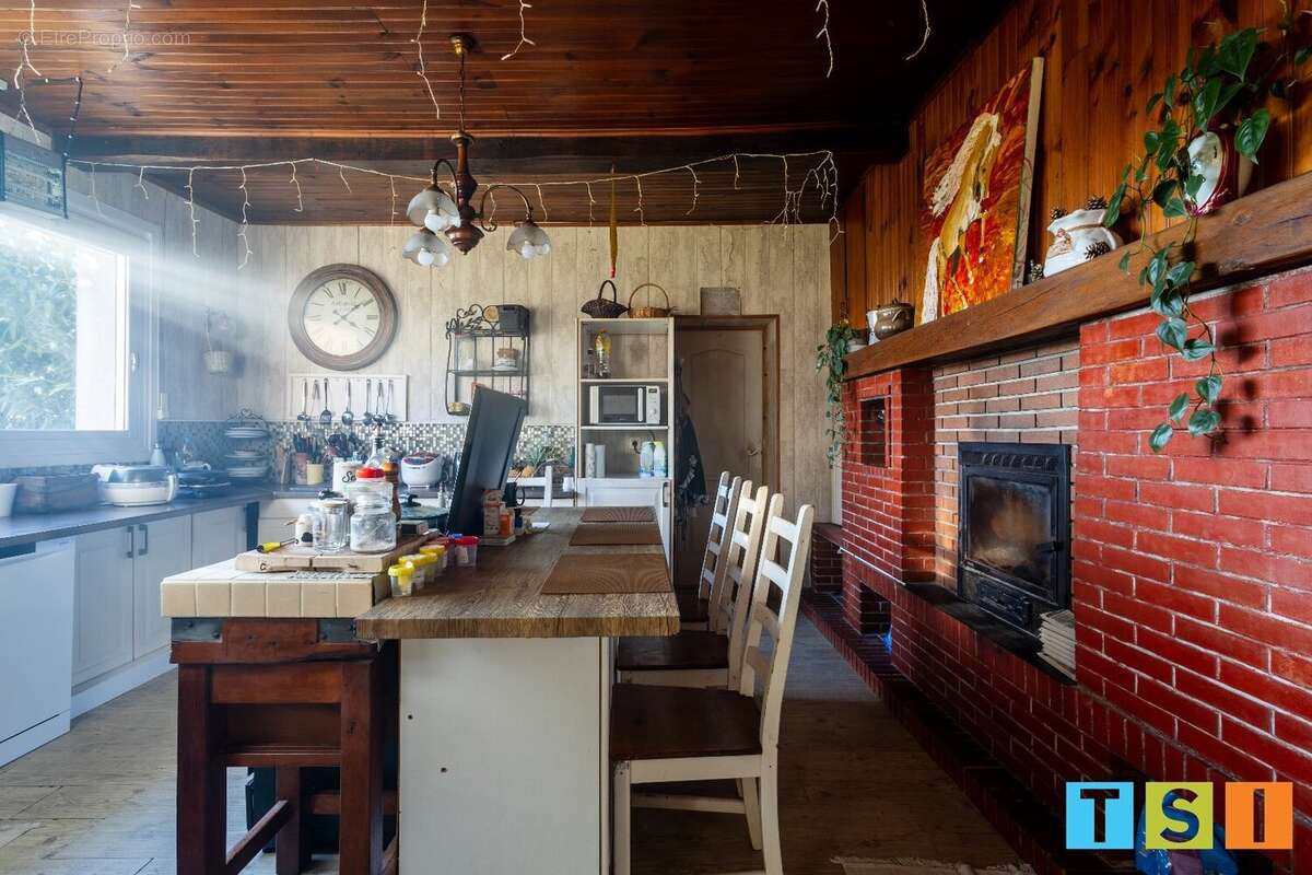 Maison à CASTELNAU-PICAMPEAU