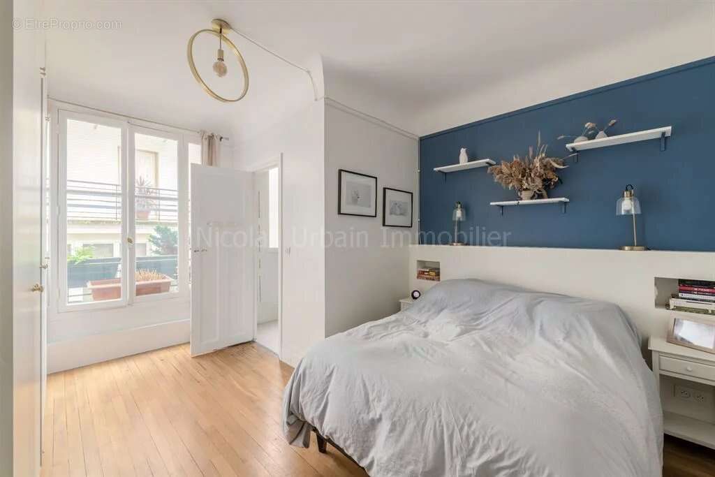 Appartement à PARIS-16E