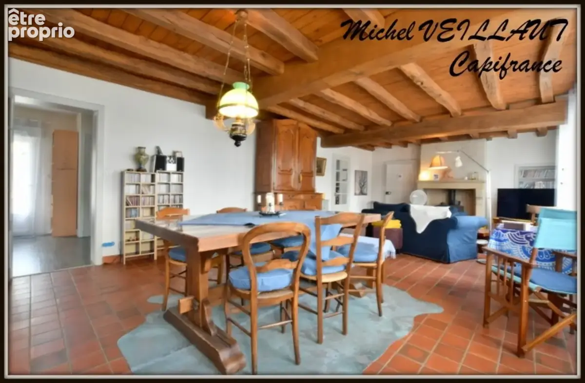 Maison à vendre 8 pièces NEUILLY LE REAL (03), plain-pied, 4 chambres, garage, grange, terrain 2803 m² - photo 4